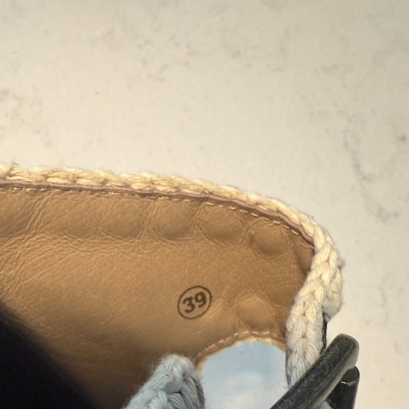 Like New-High End-MOU BIO Black and White Women's Sandals Two Buckles SZ 39 - Picture 14 of 14